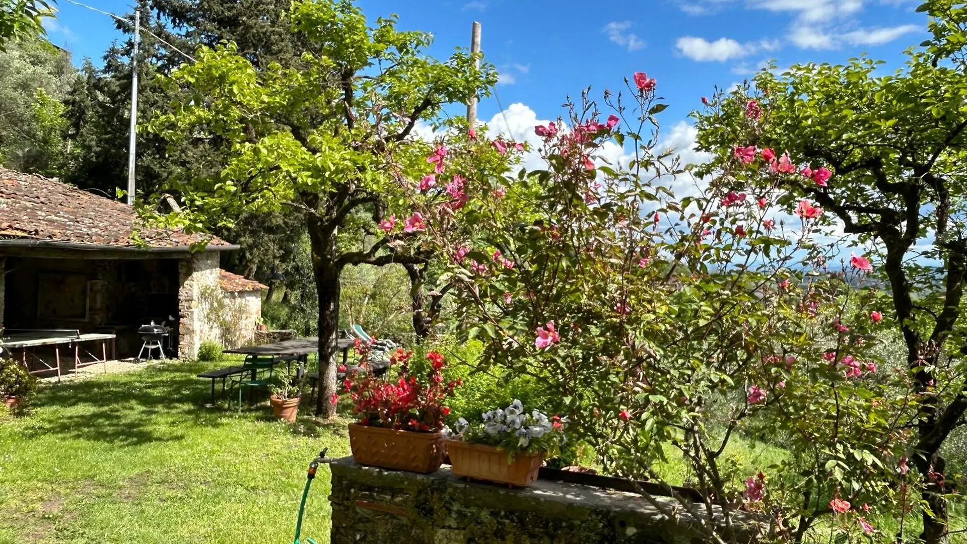 Villa La Casina Dei Frati Lucca 0*,  Italien